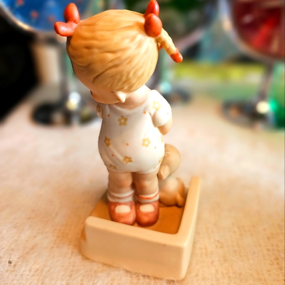 Vintage Lucy Attwell 1987 Enesco Little Girl - Picture 2 of 4